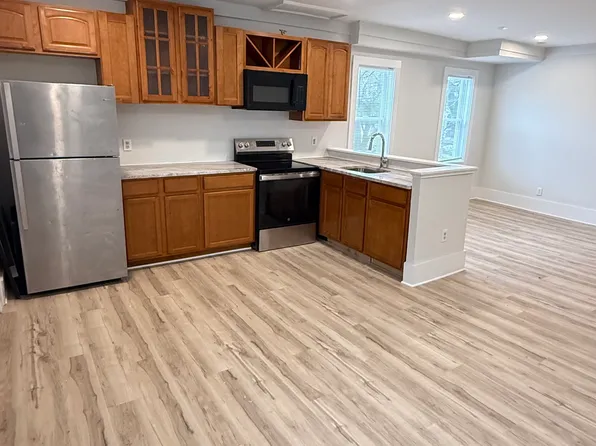 1024 W 8th St APT 2, Wilmington, DE 19806