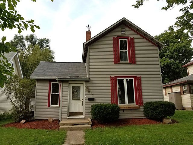 1st image of 211 E Market St
