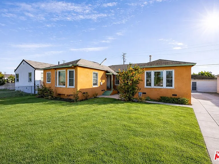 9132 Crenshaw Blvd — Photo 10