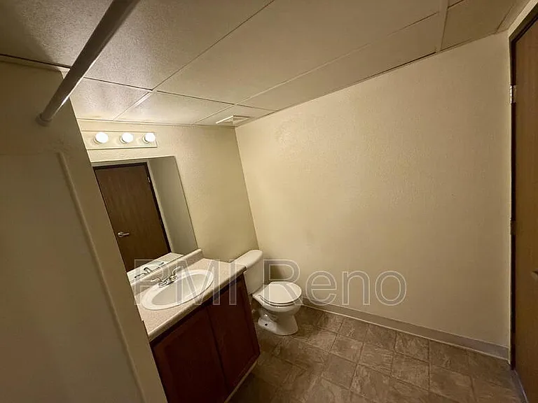 Big Horn Apartments — Photo 33
