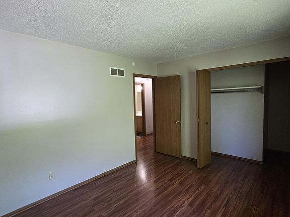 5th image of 613 Peachtree Pl