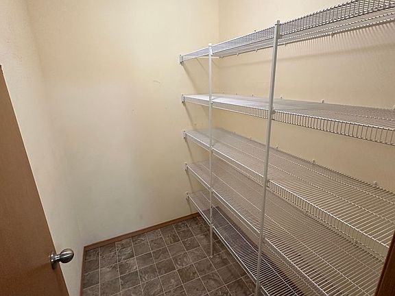 4th image of 1436 Packwood Ave