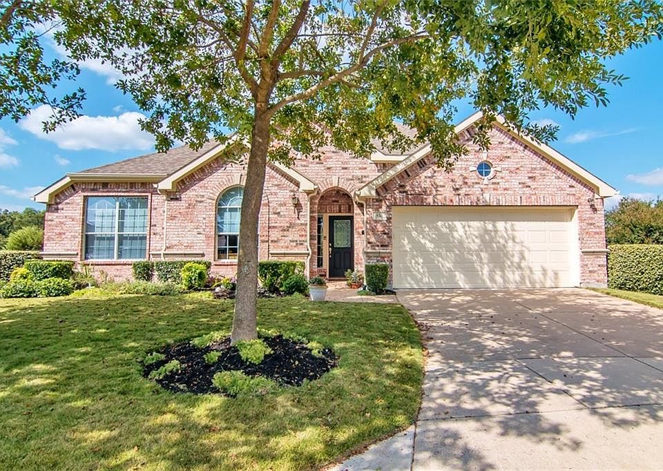1st image of 938 Quarry Oaks Dr