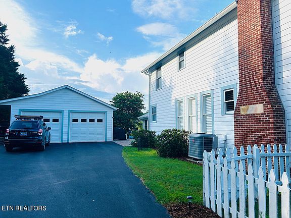 4th image of 111 Dewdrop Ln