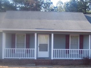 5576 Grimes Rd, Fayetteville, NC 28306