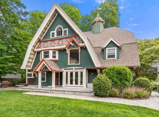 20 Webster Ct, Newton, MA 02459