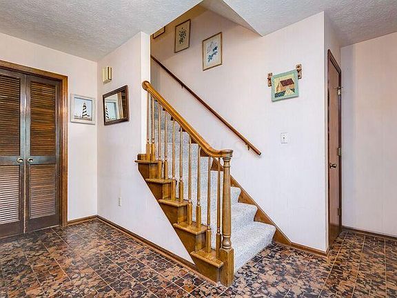 4th image of 13876 Stonehenge Cir