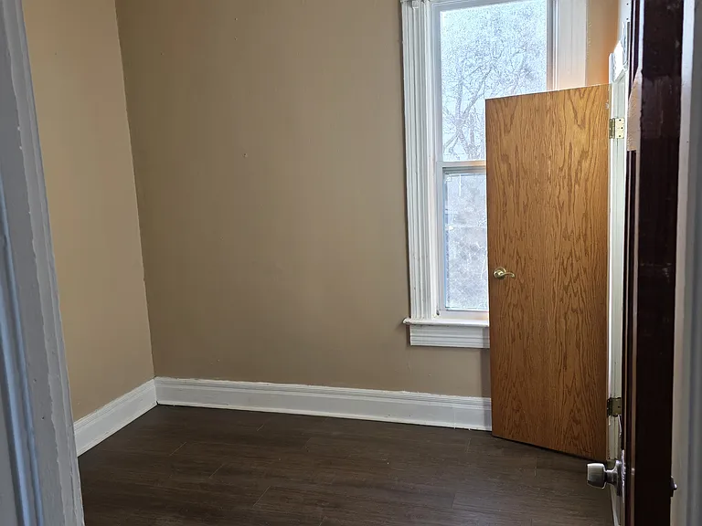 4131 Erskine St — Photo 11