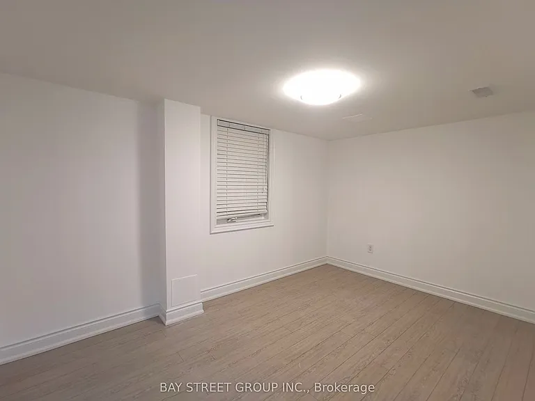 267 Bathurst Glen Dr #BASEMENT — Photo 5