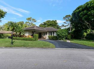 535 Forestview Dr, Atlantis, FL 33462