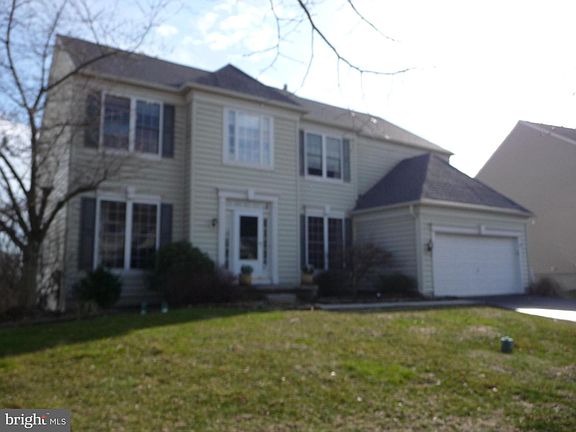 2nd image of 126 Magnolia Dr