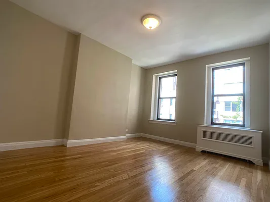 Rented by Oxford Property Group | media 11