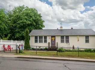 21 Washington St, Blackstone, MA 01504
