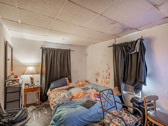 4th image of 219 Floral Ave