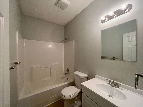 4th image of 4217 Highland Ave