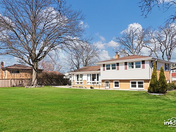 4th image of 7731 Maple St