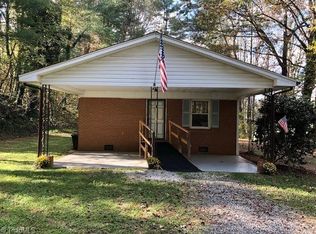 653 Pipers Gap Rd, Mount Airy, NC 27030
