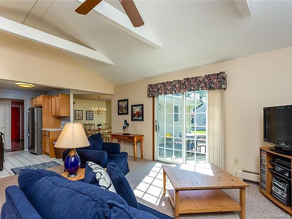 4th image of 32 Barmore Dr W