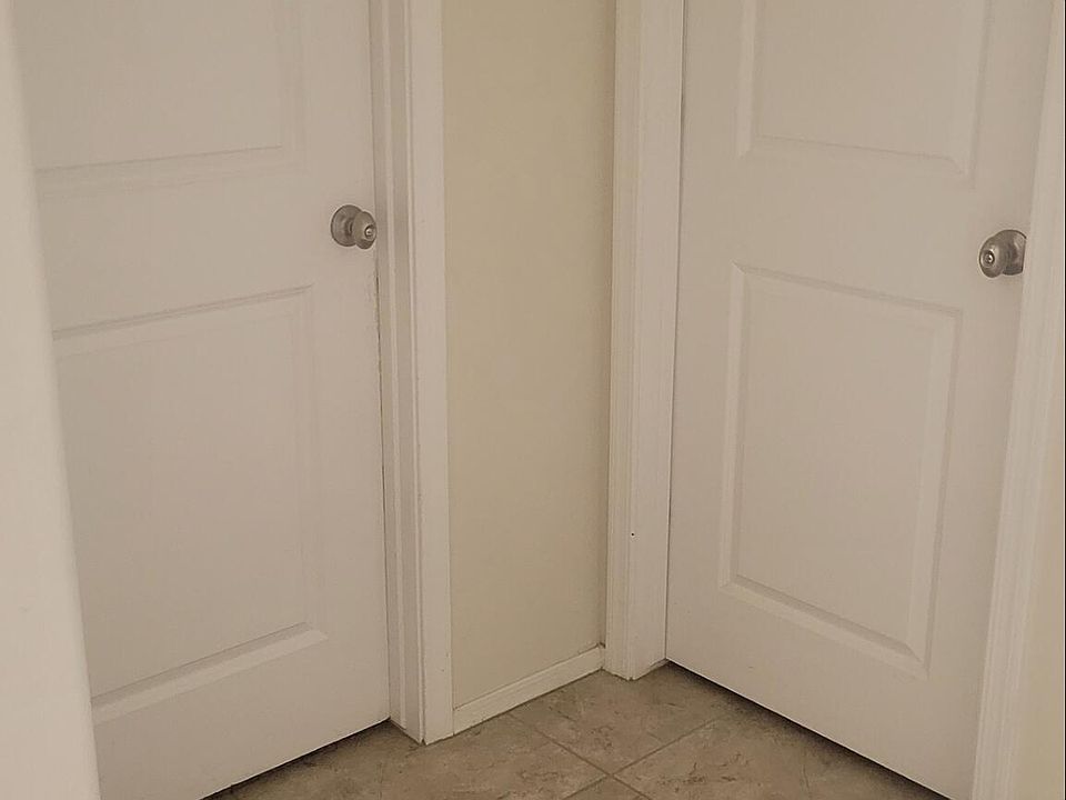 2nd image of 31008 W Earll Dr