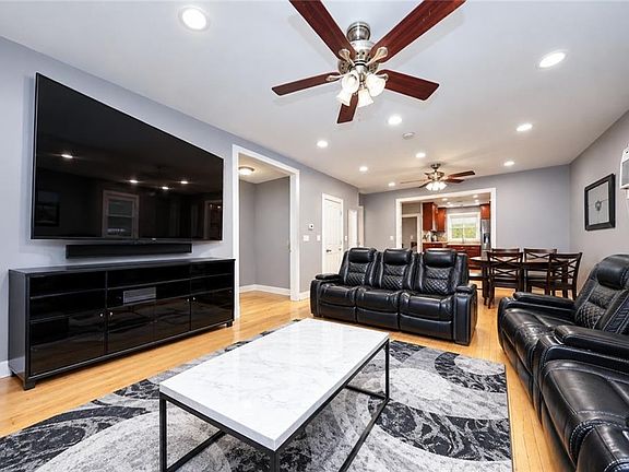 4th image of 82 Brewster St