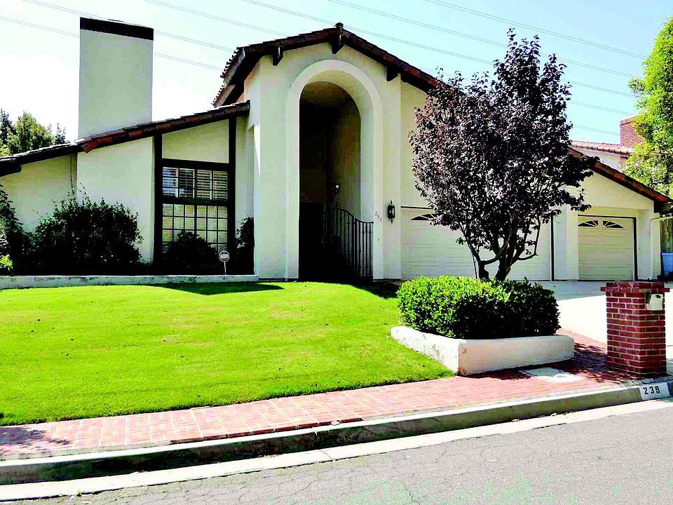 1st image of 239 Loma Corta Dr