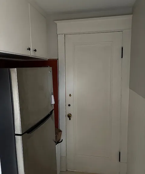 1 Windsor Ave — Photo 9