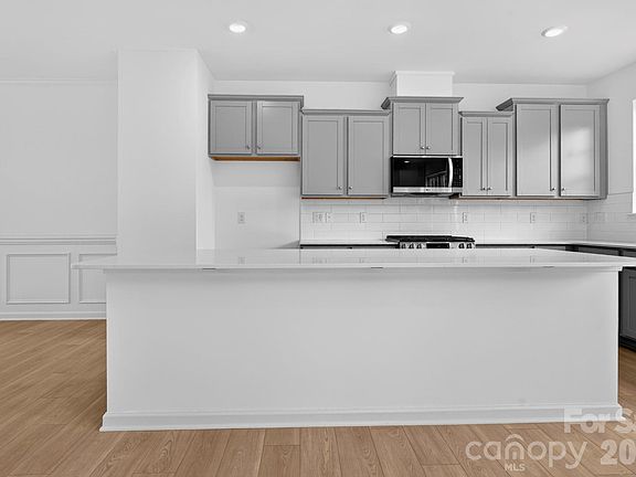 5th image of 1315 Mary Jane Ave #23