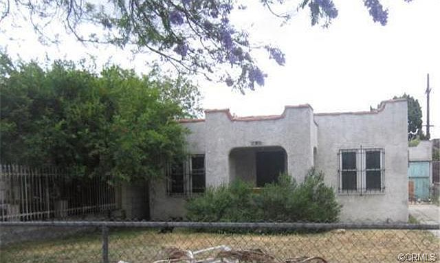 1st image of 942 W 65th St