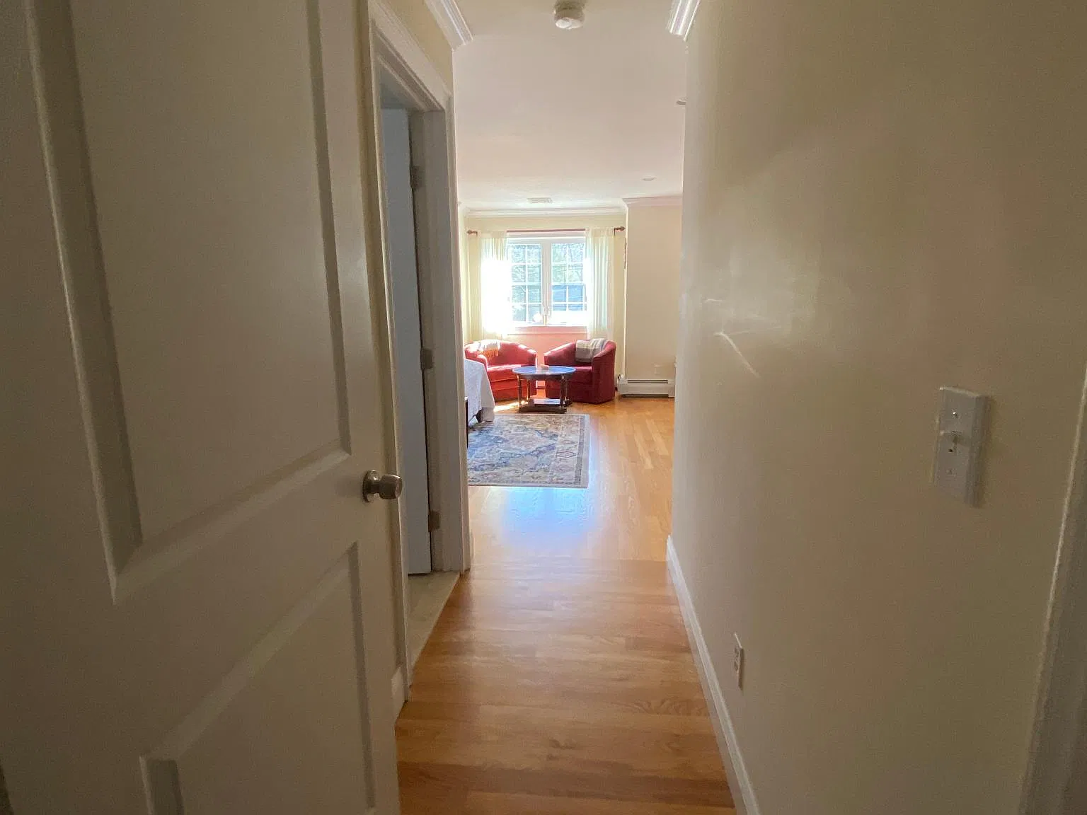 4 bed, 3.5 bath, 2125 sqft, $6,100 — Photo 2