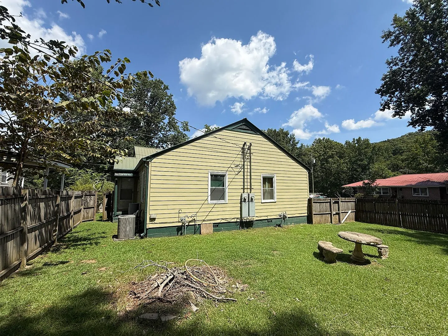 Charming 1-Bedroom Duplex in Pell City! — Photo 3