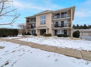 12755 Saint Andrews Ct APT 302, Lemont, IL 60439