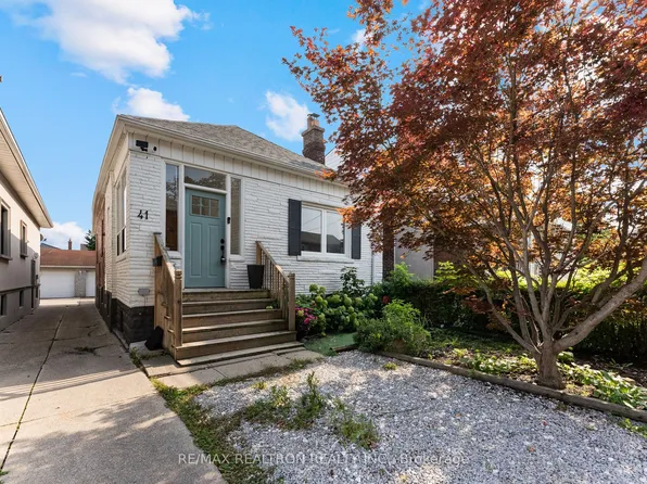 41 Ashbury Ave, Toronto, ON M6E 1V6