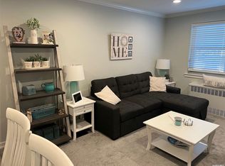 402 Merrick Rd #B, Rockville Centre, NY 11570