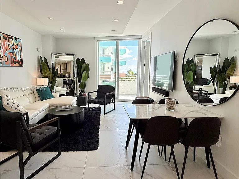 225 Collins Ave #6J — Photo 22