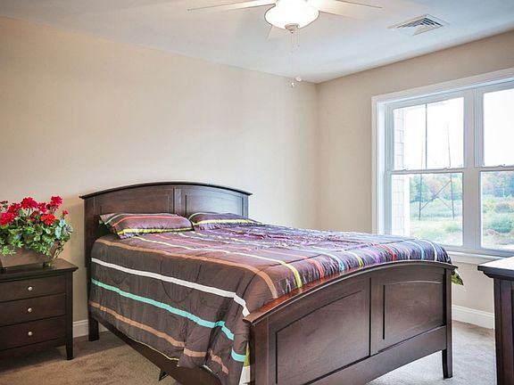 3rd image of 176 Drakeside Rd #21