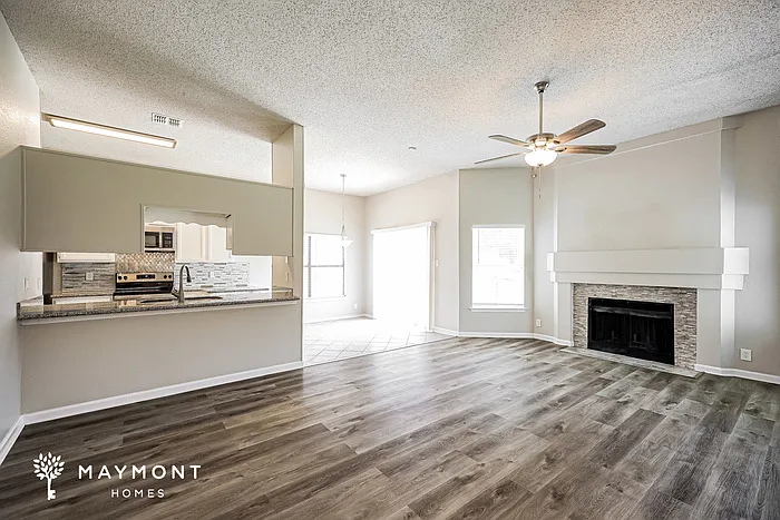 9710 Dugas Dr — Photo 5
