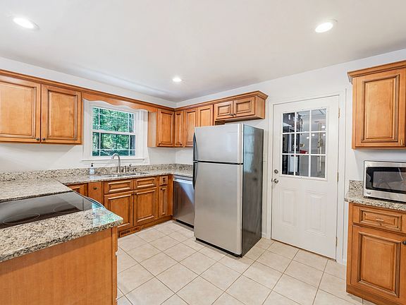 4th image of 501 Strother Rd