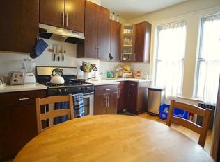 210 N 8th St #1D, Brooklyn, NY 11211