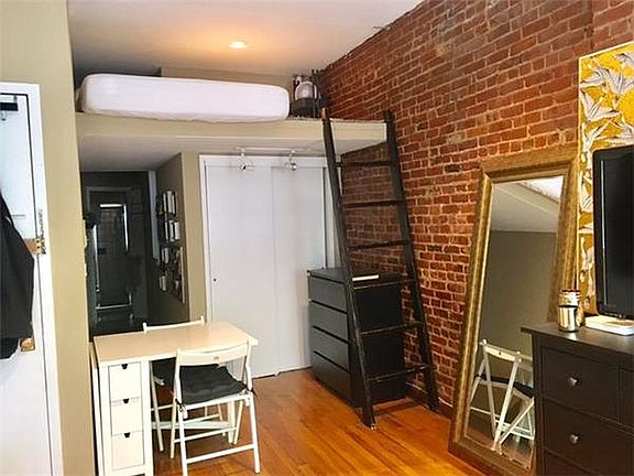 2nd image of 227 W 16th St #2