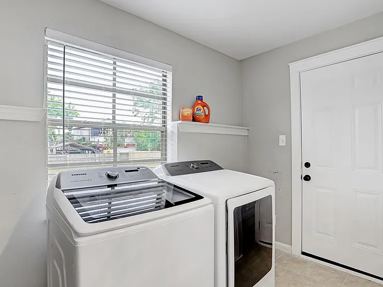 4920 Avenue P — Photo 13