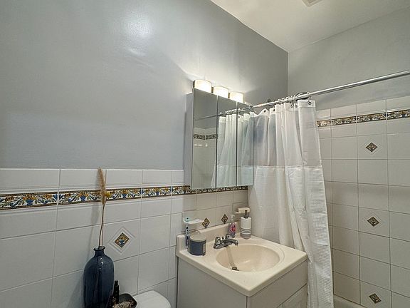 5th image of 72 W 82nd St #1F