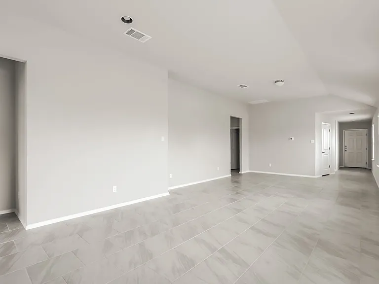 201 Stein Rd — Photo 3