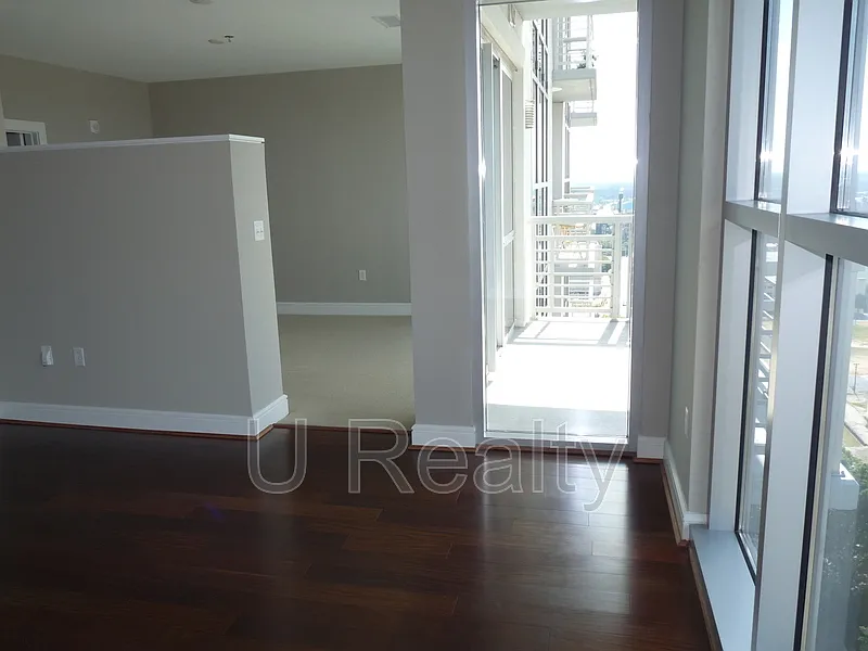 1 bed, 1.0 bath, 759 sqft, $1,995 — Photo 2