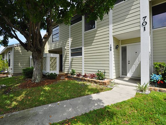 3rd image of 701 Stonewood Ct APT 15B