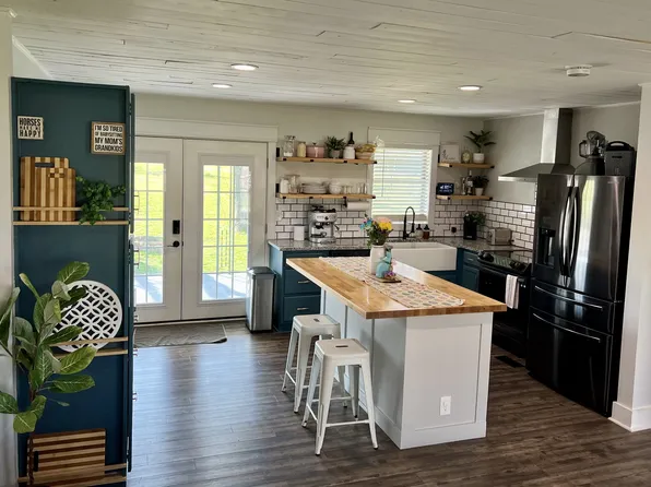 101 Carr St, Hartsville, TN 37074