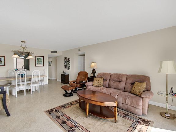 4th image of 7006 Huntington Lane #404