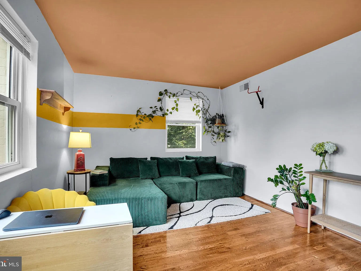 3045 Patrick Henry Dr — Photo 4