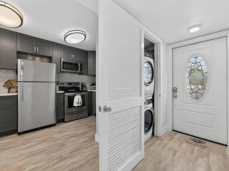 681 S Hollybrook Dr #310 — Photo 4
