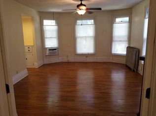 609 E Washington St APT 4, Bloomington, IL 61701
