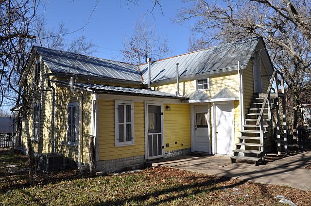 1st image of 512 W Main St